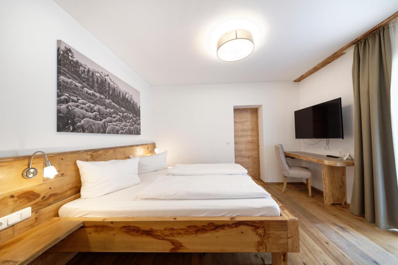 Hotel Garni Alpengruss ガルミッシュ・パルテンキルヒェン エクステリア 写真