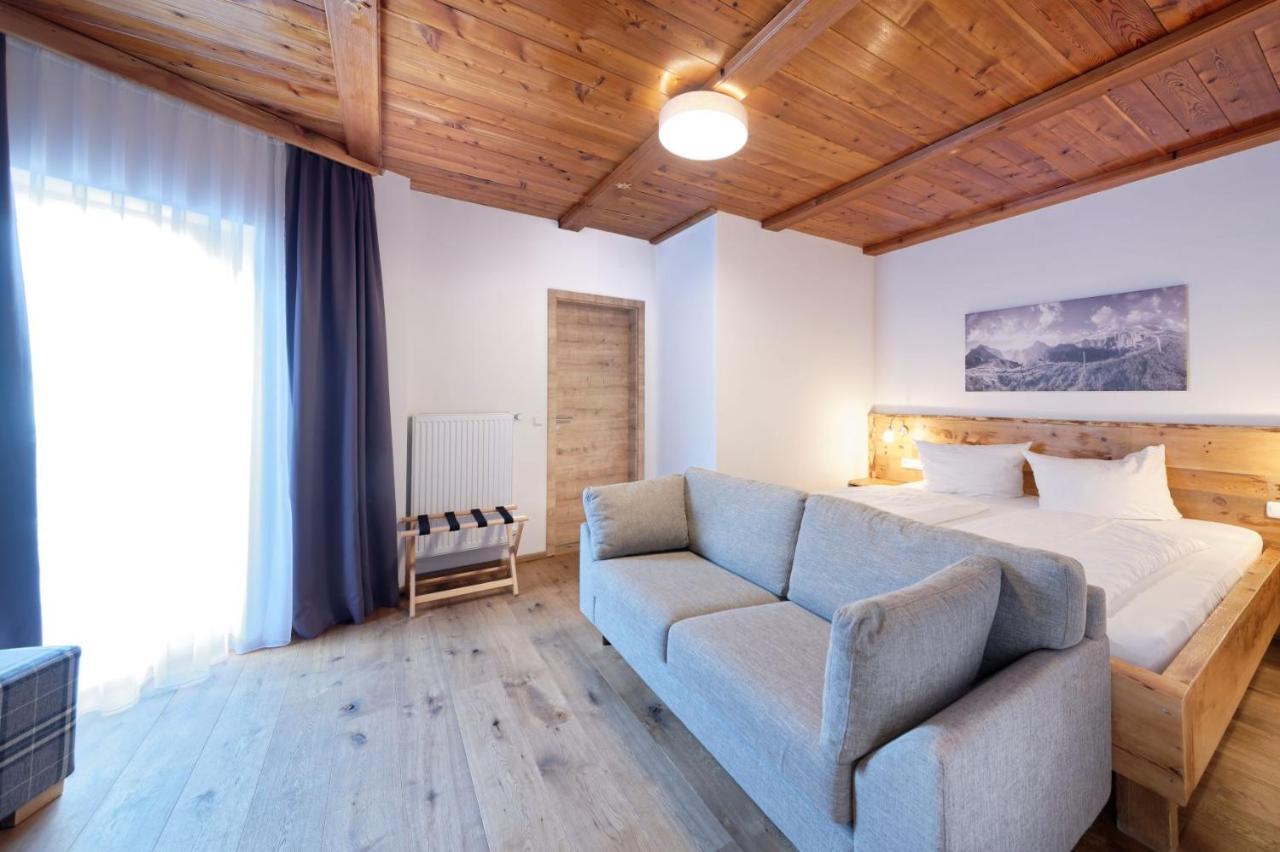 Hotel Garni Alpengruss ガルミッシュ・パルテンキルヒェン エクステリア 写真