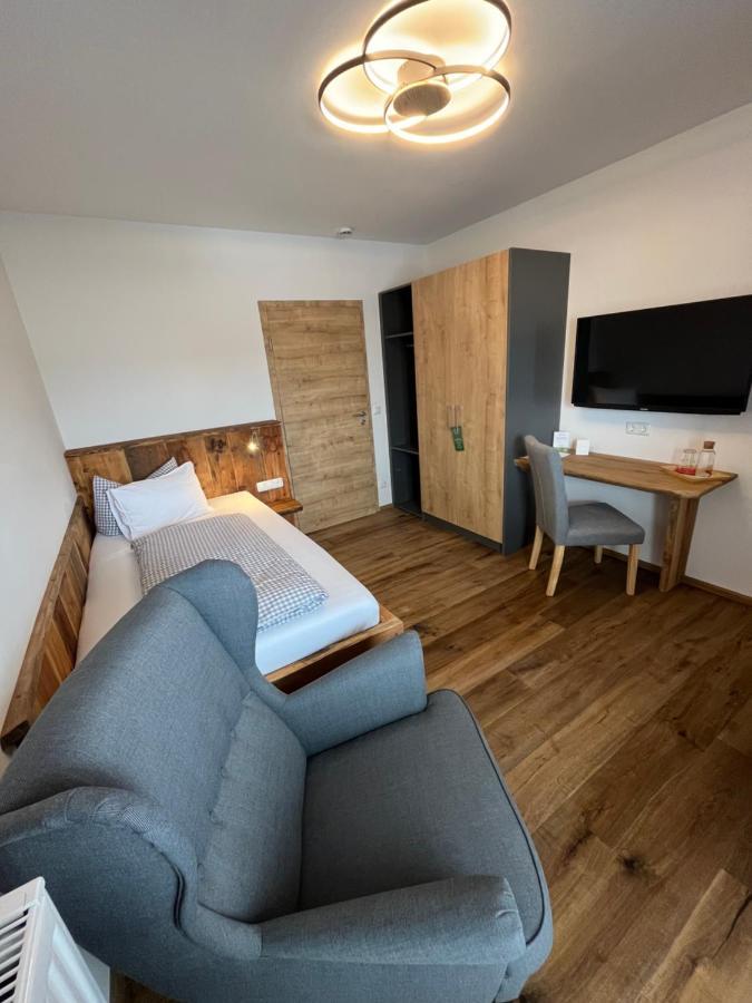 Hotel Garni Alpengruss ガルミッシュ・パルテンキルヒェン エクステリア 写真
