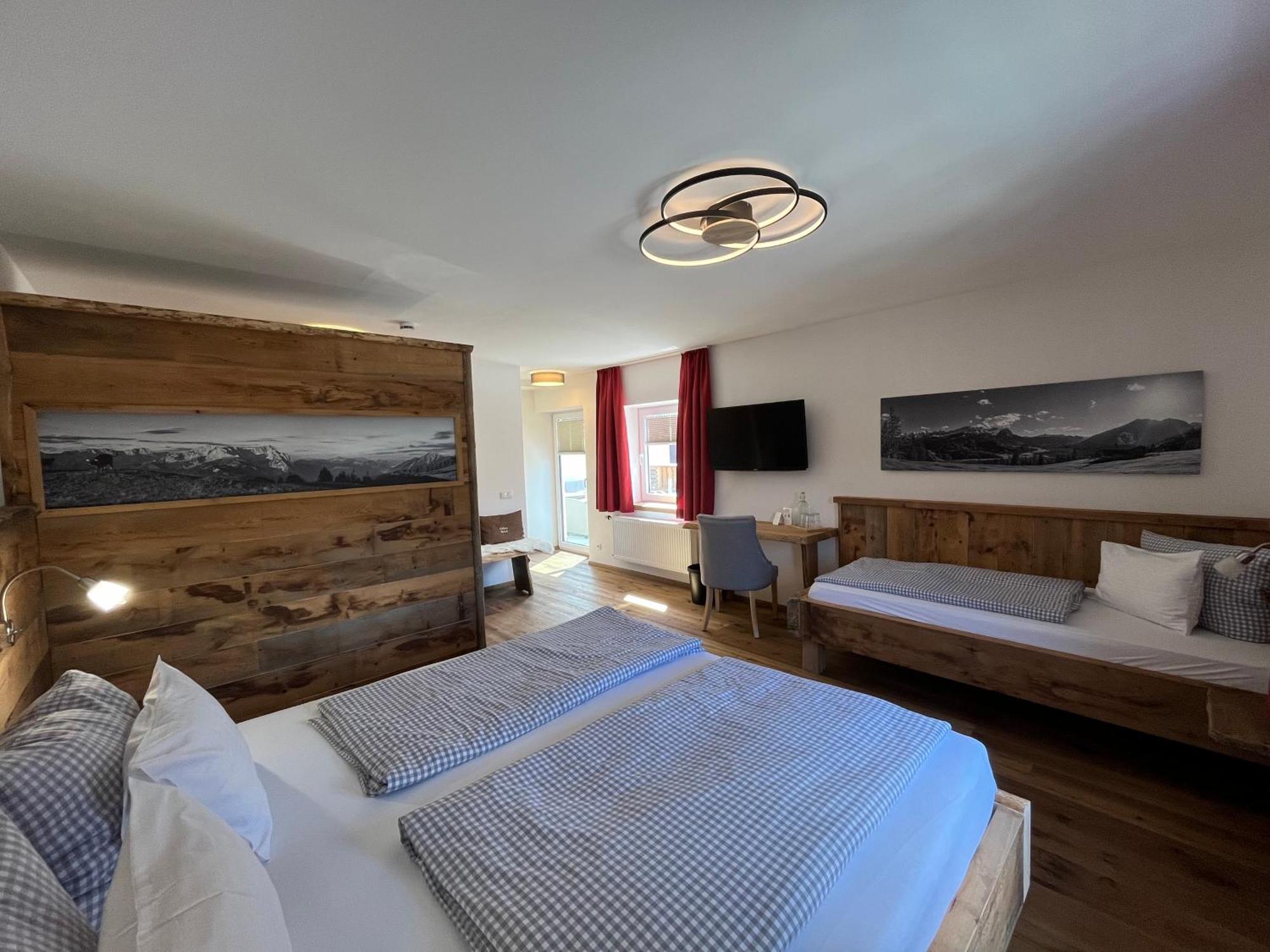 Hotel Garni Alpengruss ガルミッシュ・パルテンキルヒェン エクステリア 写真